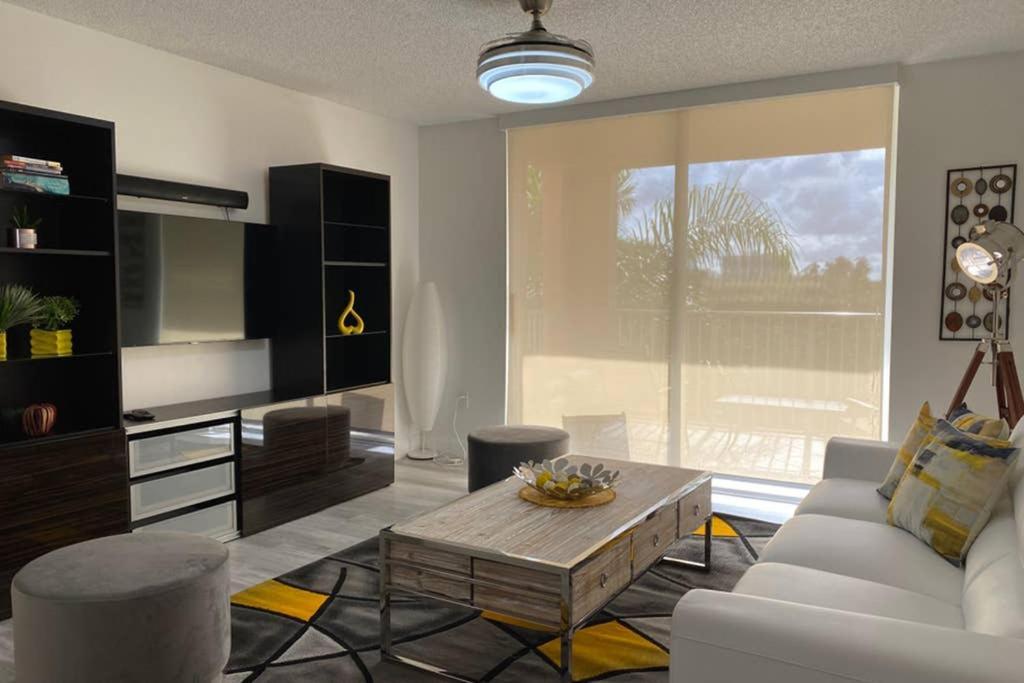 Yacht Club At Aventura 2 Bed 2 Bath Luxurius Cozy Brand New 2020アパートメント エクステリア 写真